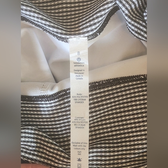 Lululemon Wunder Under Crop II Shady Palms Black White Stripe Banana Leaf sz 8 - Picture 4 of 6